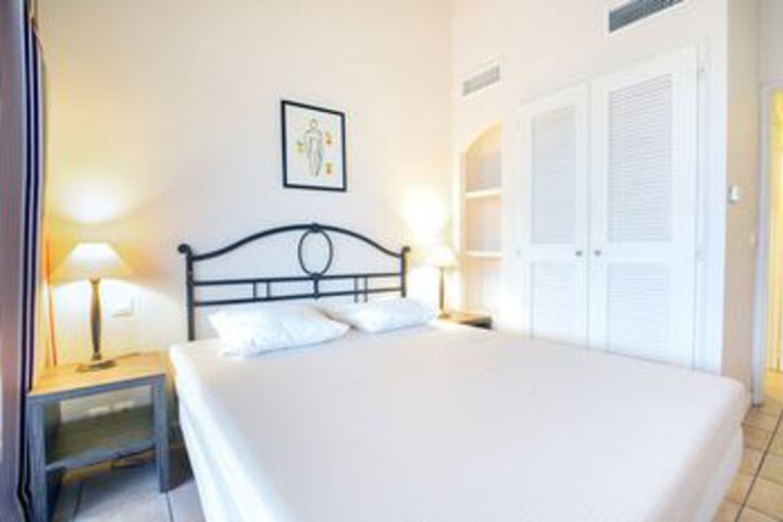 Room 47 of 228