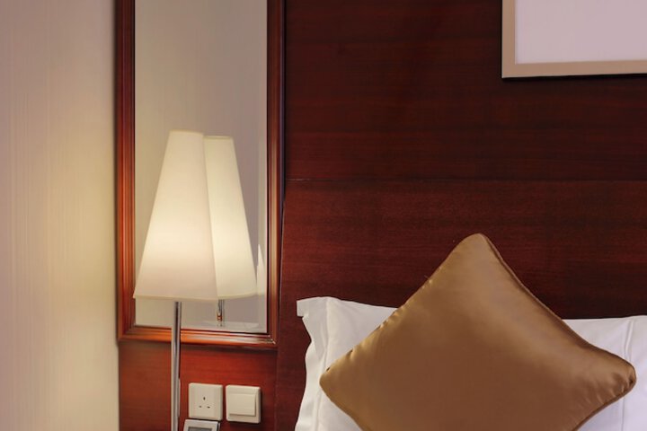 Room 30 of 75
