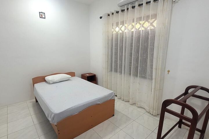 Room 8 of 20