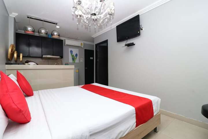 Room 17 of 31
