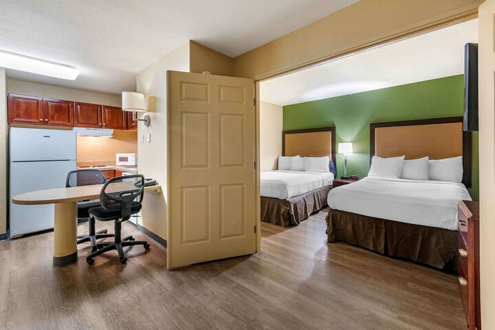 Deluxe Studio Double Bed Accessible (13 of 15)