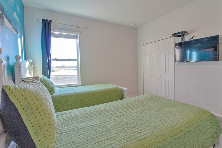 Room 32 of 67