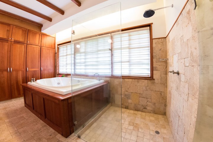 Hot Tub 49 of 128