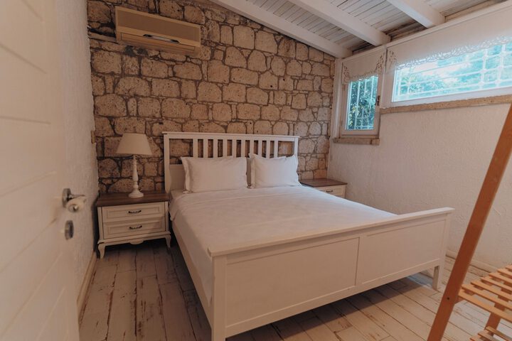 Room 28 of 45