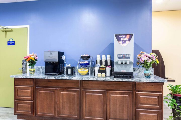 Breakfast/Coffee Service 17 of 20