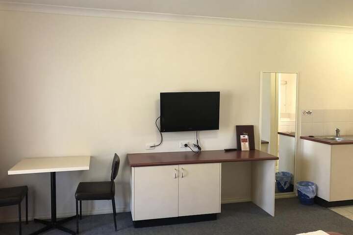 Room 3 of 26