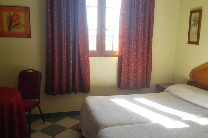 Room 9 of 25