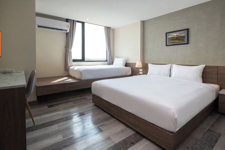 Room 13 of 24