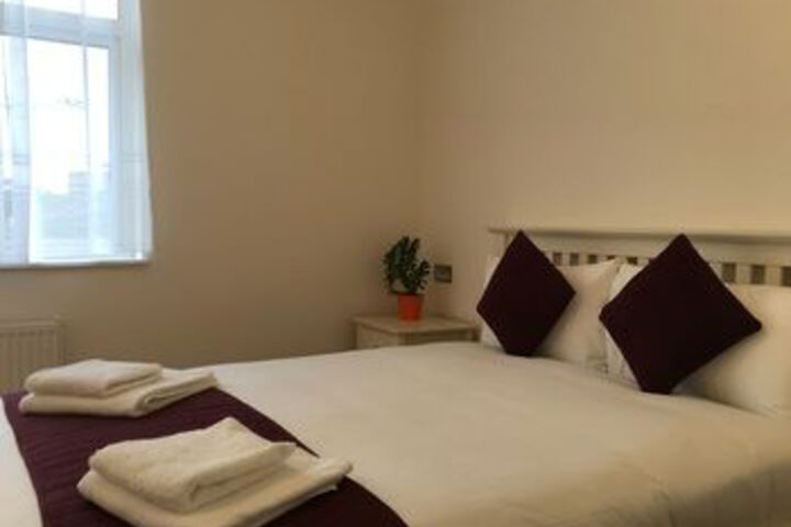 Room 7 of 16