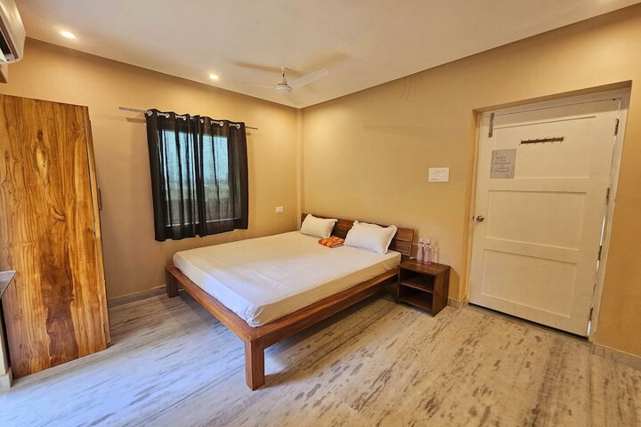 Room 16 of 40