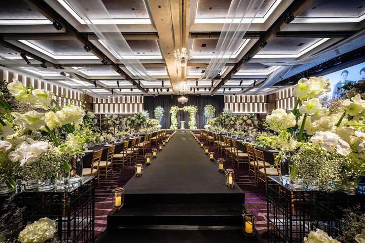 Ballroom/Hall 81 of 101