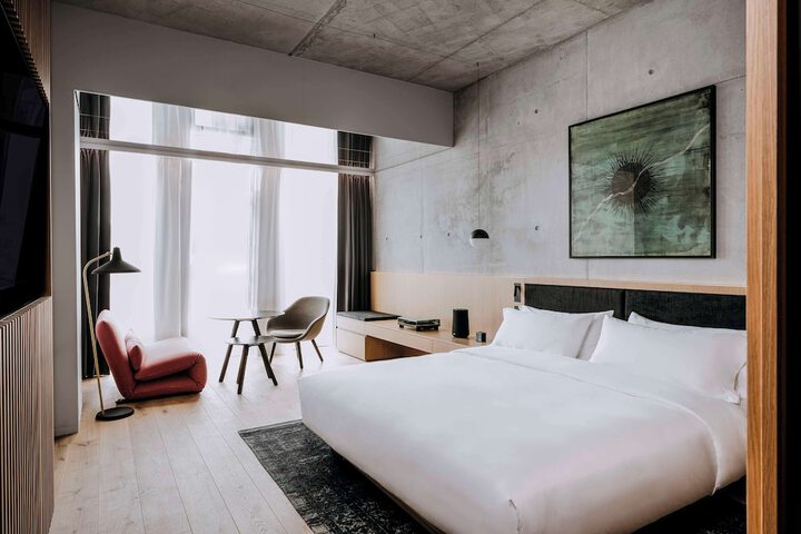 Room 28 of 109