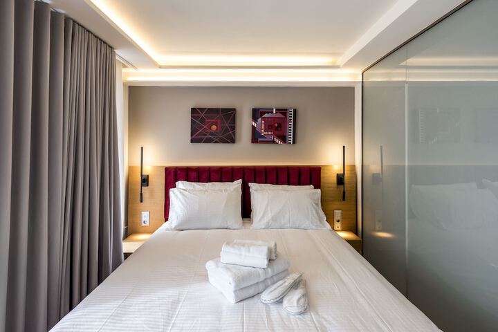 Room 8 of 74