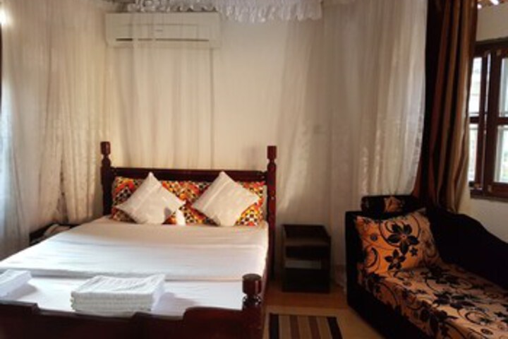 Room 29 of 32