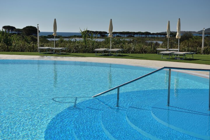 Pool 32 of 82