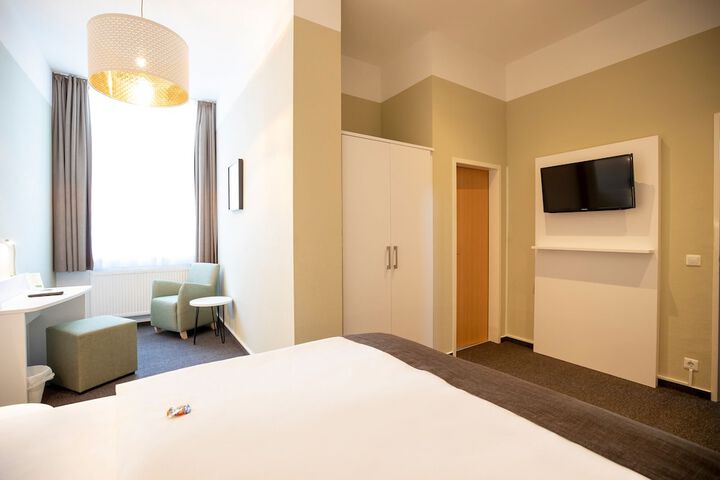 Room 57 of 114