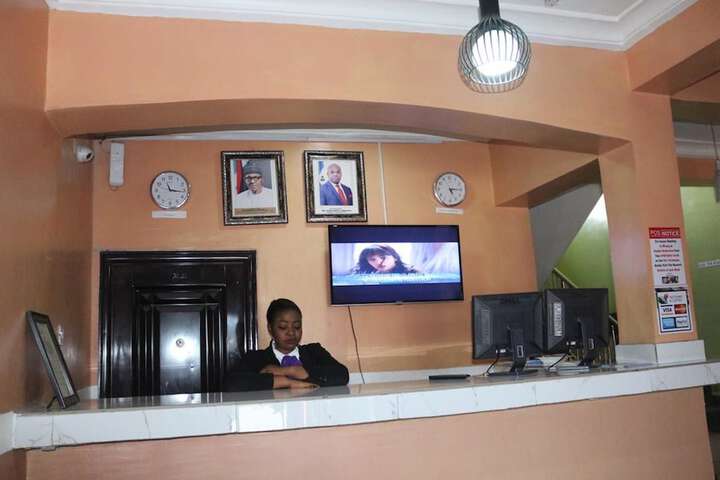 Grand Decent Hotel and Suites