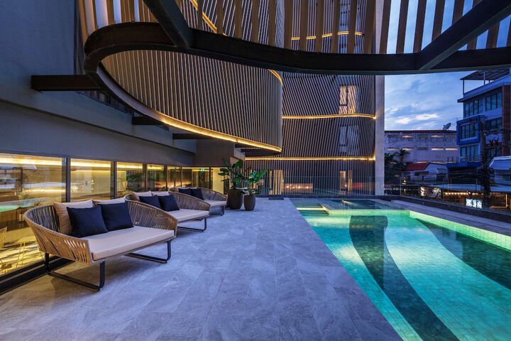Pool 33 of 59