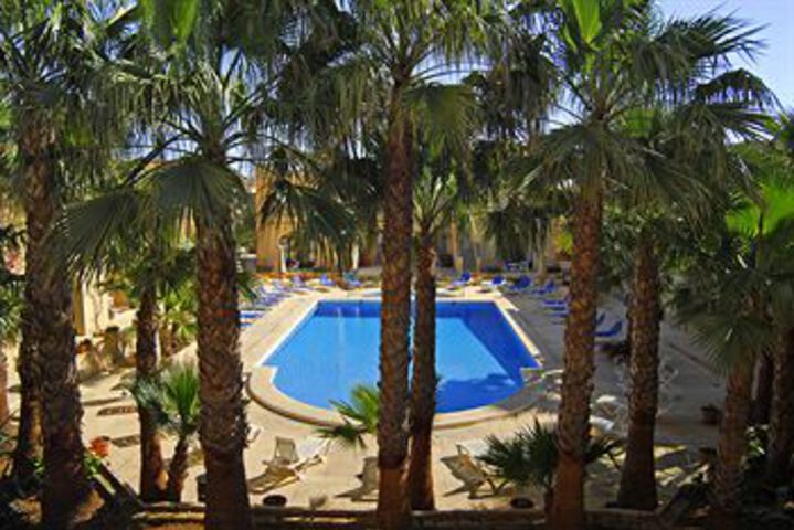 Pool 10 of 15