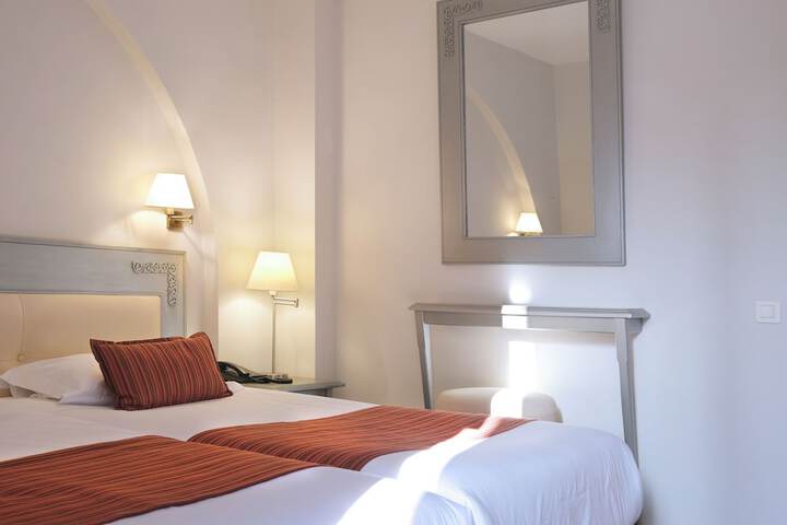 Room 15 of 61