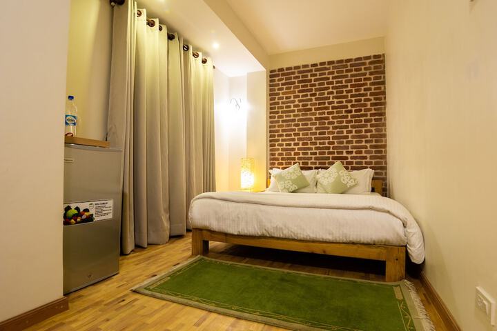 Room 6 of 17