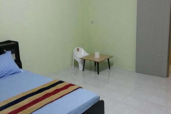 Room 10 of 29