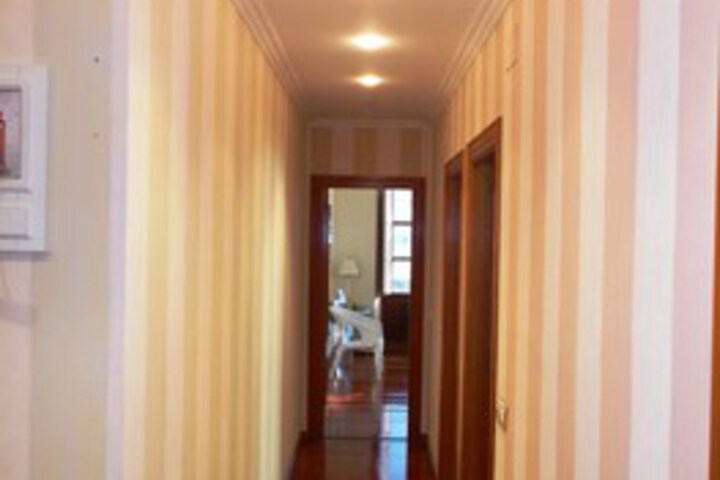 Room 10 of 25