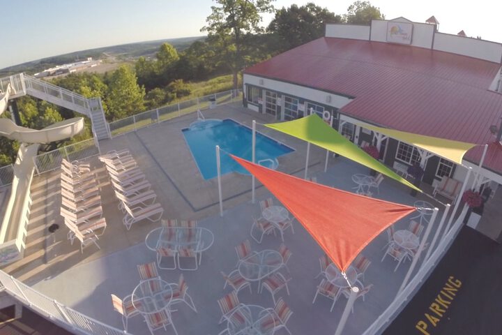 Hotel Pool