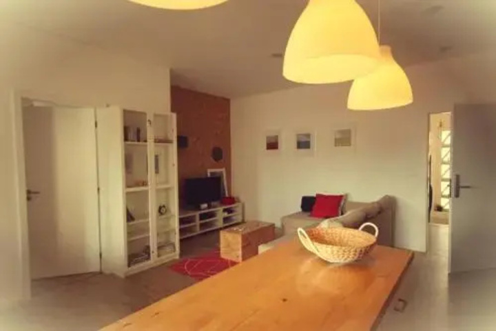 Room 5 of 9