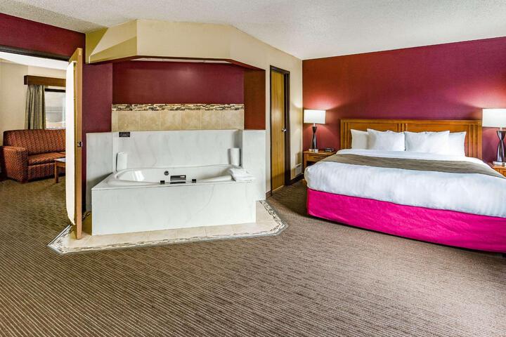 1 King Bed (20 of 21)