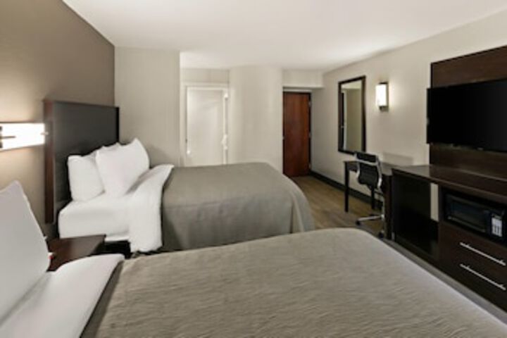 Room 6 of 32