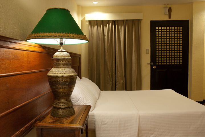 Room 7 of 98