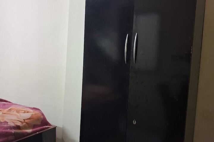 Room 10 of 35