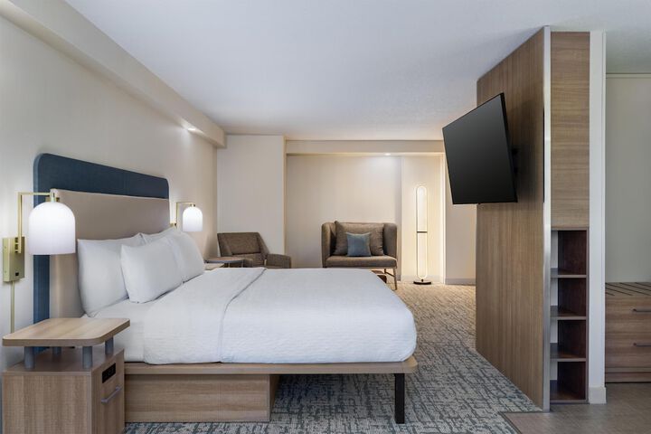 Room 19 of 68