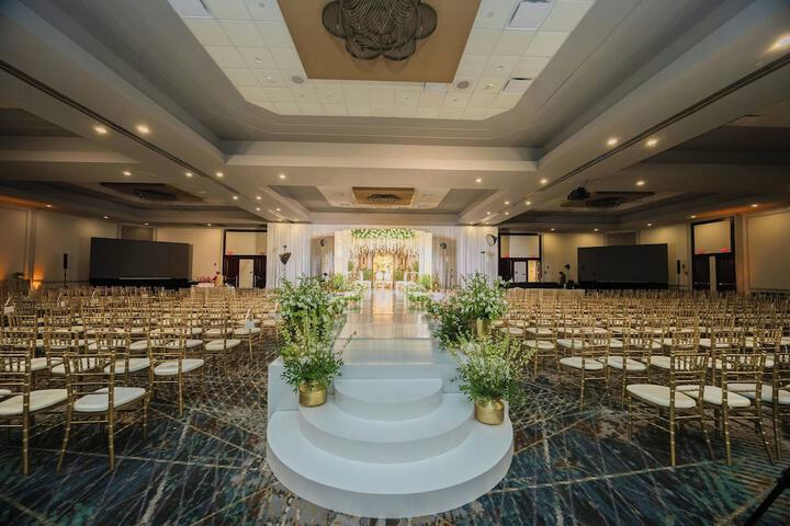 Ballroom/Hall 130 of 166