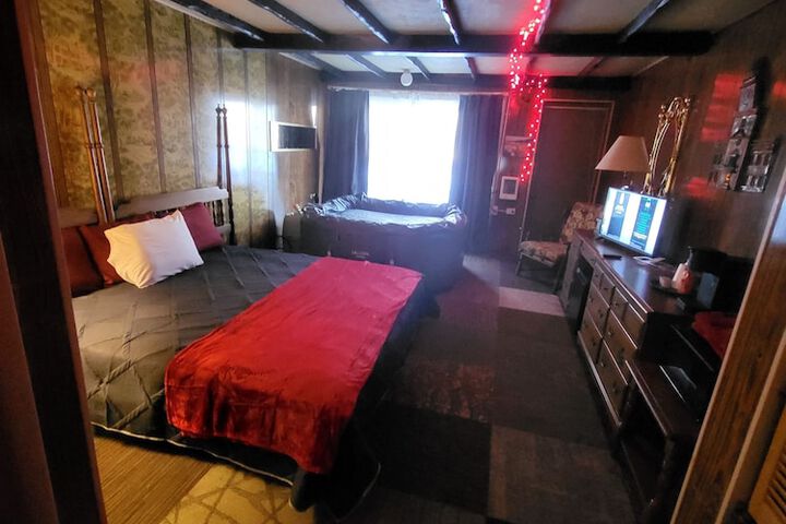 Hotel Interior 102 of 118