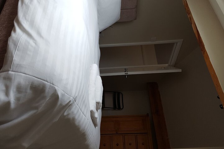 Room 16 of 36