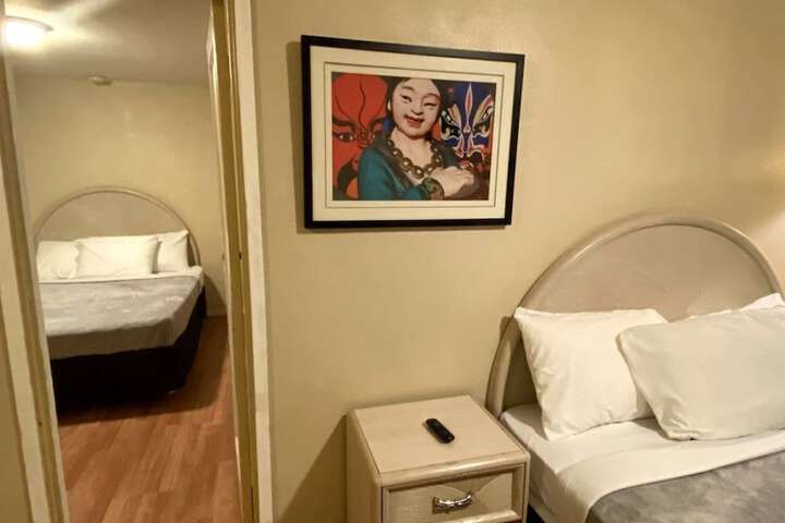 Room 2 of 16