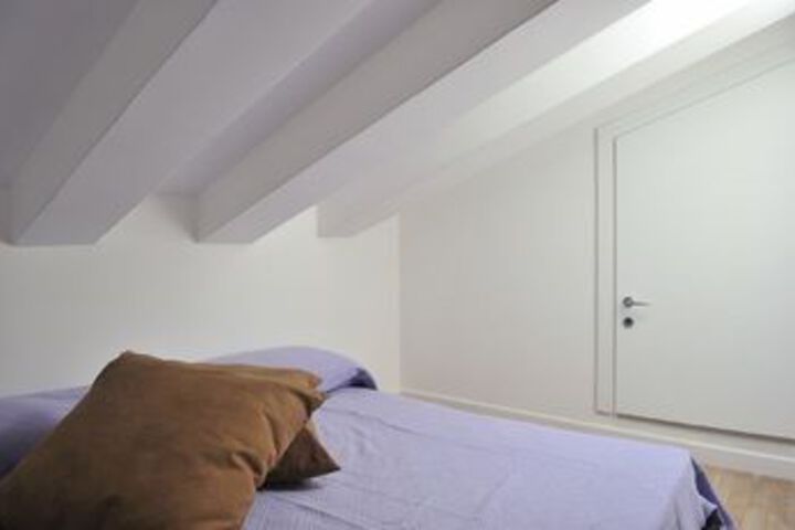 Room 16 of 25