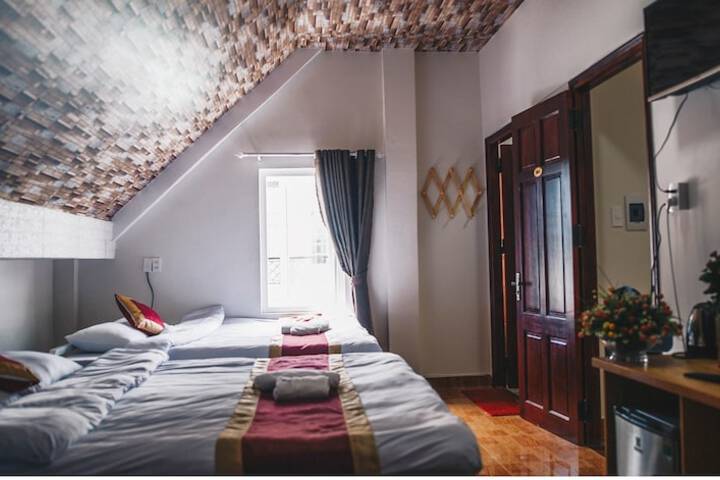 Room 3 of 34
