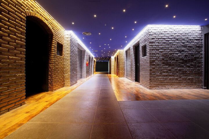 Ballroom/Hall 36 of 67