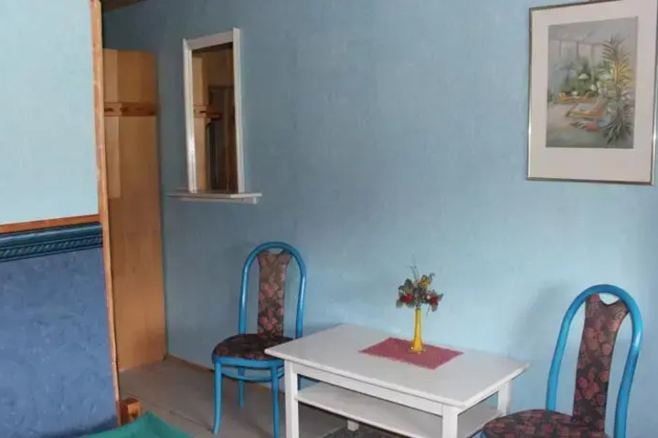 Room 3 of 9