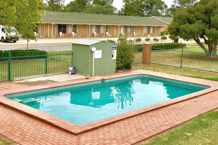 Pool 52 of 59