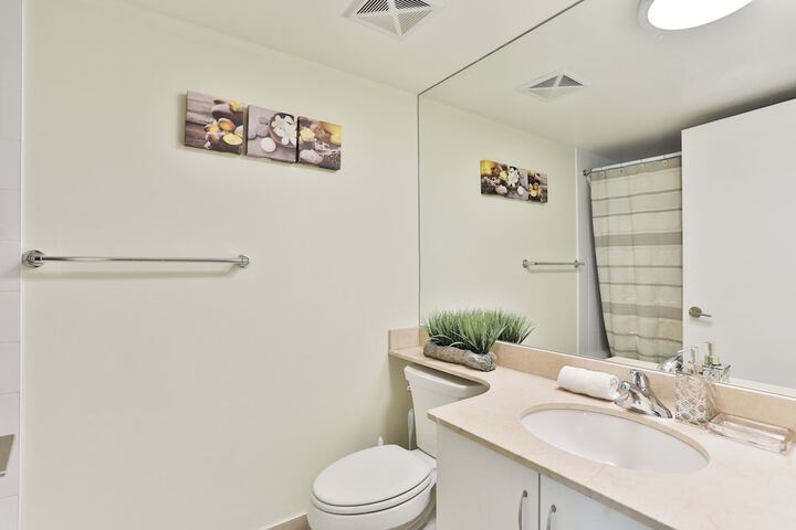 Room 2 of 2