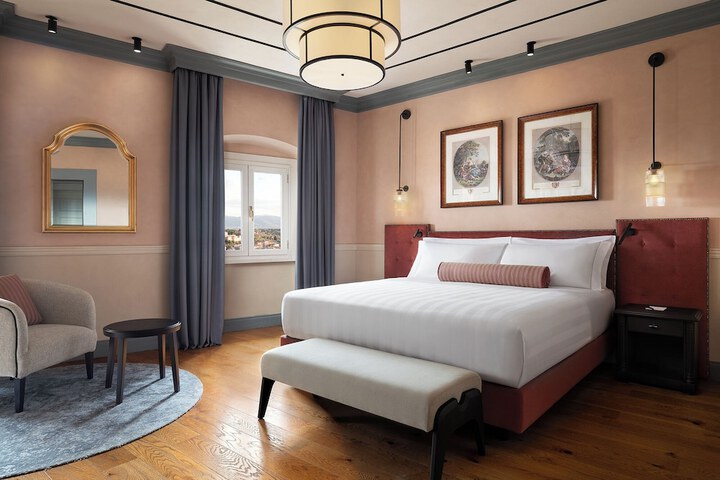 Room 16 of 49