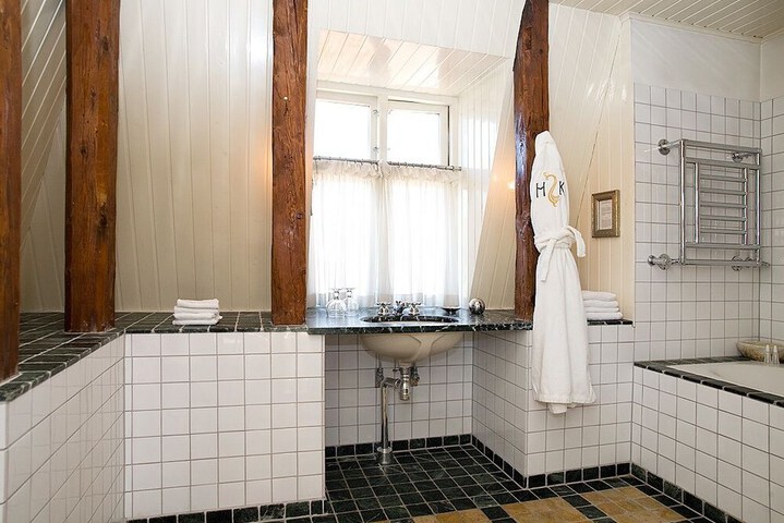 Clean Restrooms
