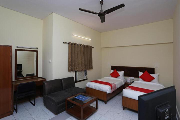 Flagship 74600 Hotel Executive Butler Colony