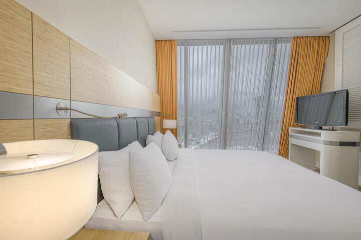 Room 51 of 204