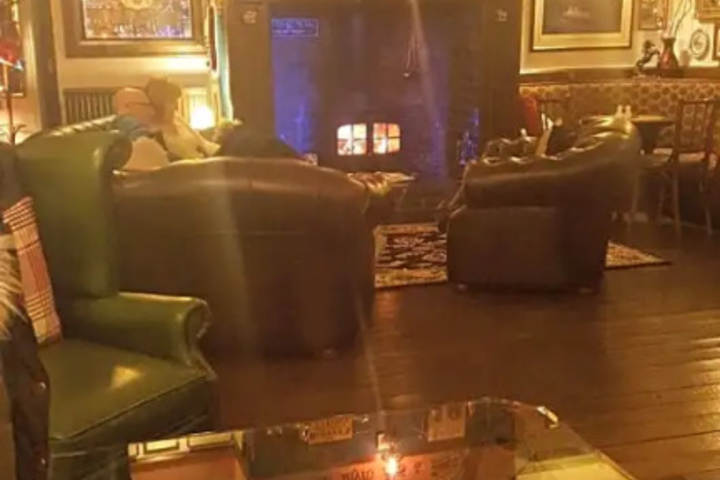 Dining 18 of 18