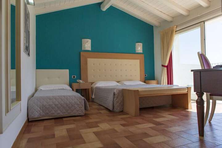 Room 8 of 43